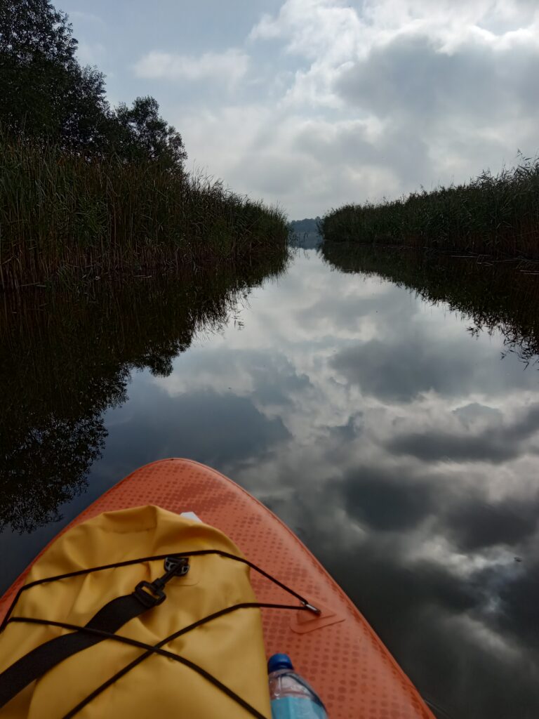 Takiego właśnie kupiłem SUPa. Tutaj SUPowanie w Skarbienicach