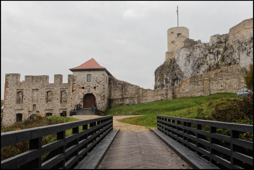 Wejście do zamku w Rabsztynie