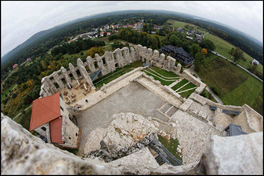 Widok z baszty zamku w Rabsztynie